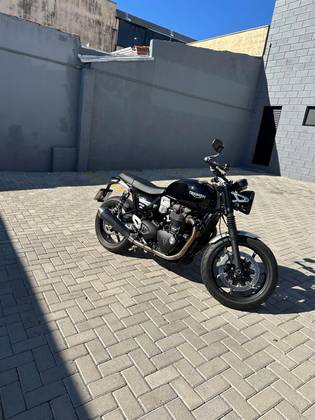 TRIUMPH SPEED TWIN 